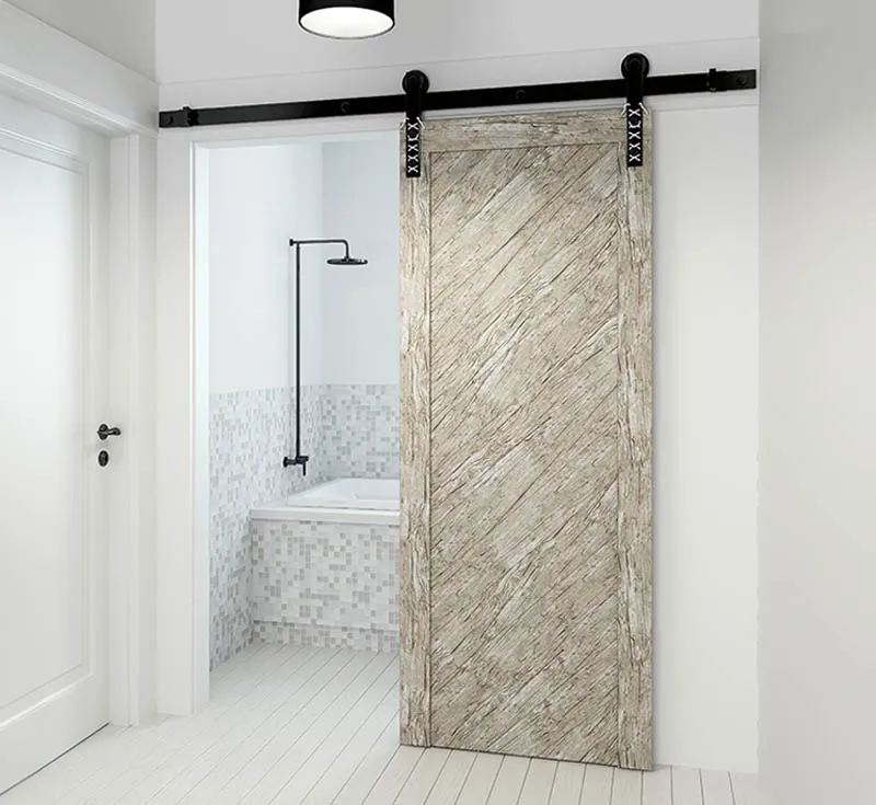 Diagonal Wood‑Grain Flat Panel Solid Wooden Sliding Barn Door, Weathered Light Oak Solid Timber Barn Door with Black Cross‑Strap Hardware Kit for Modern Farmhouse Wholesale From China Factory Manufacturer